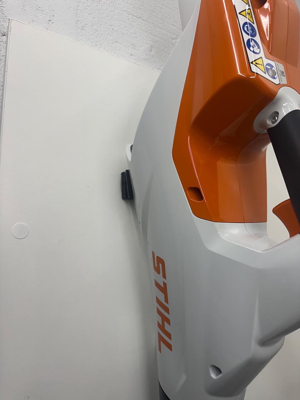 STIHL BGA86 Leaf Blower Wall Mount for Garage or Workshop