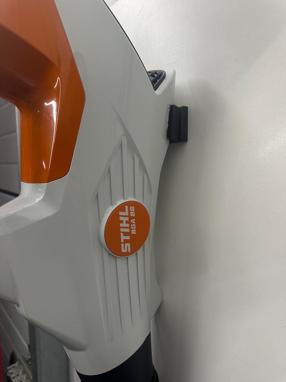 STIHL BGA86 Leaf Blower Wall Mount for Garage or Workshop