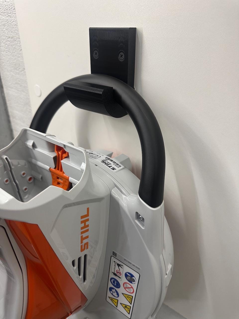 STIHL SHA56 Leaf Blower / Shredder Vacuum Wall Mount, Garage Organization