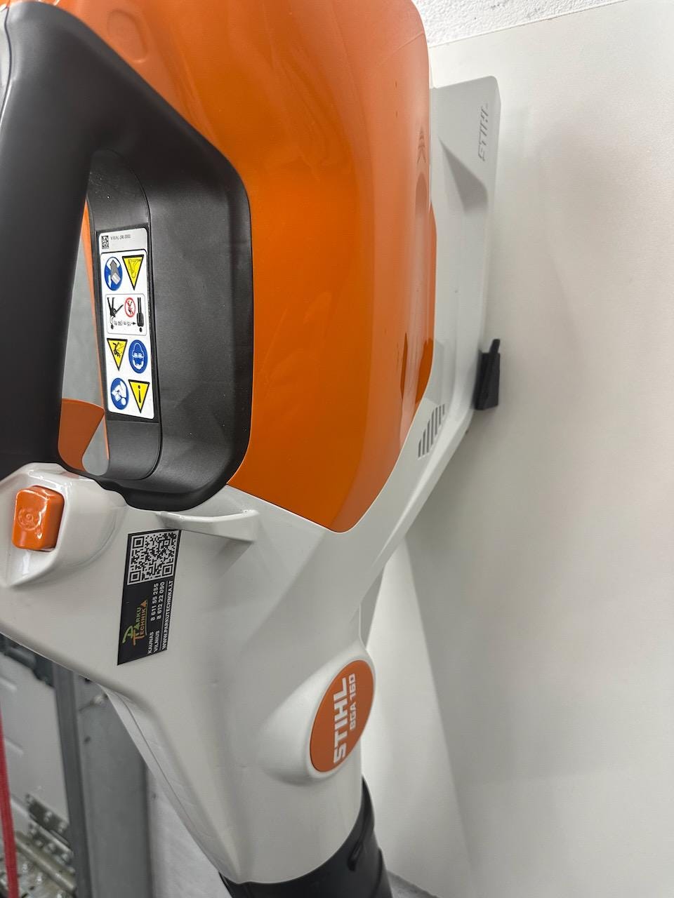 3D Printed STIHL BGA 160 Leaf Blower Wall Mount, PETG Garage Holder