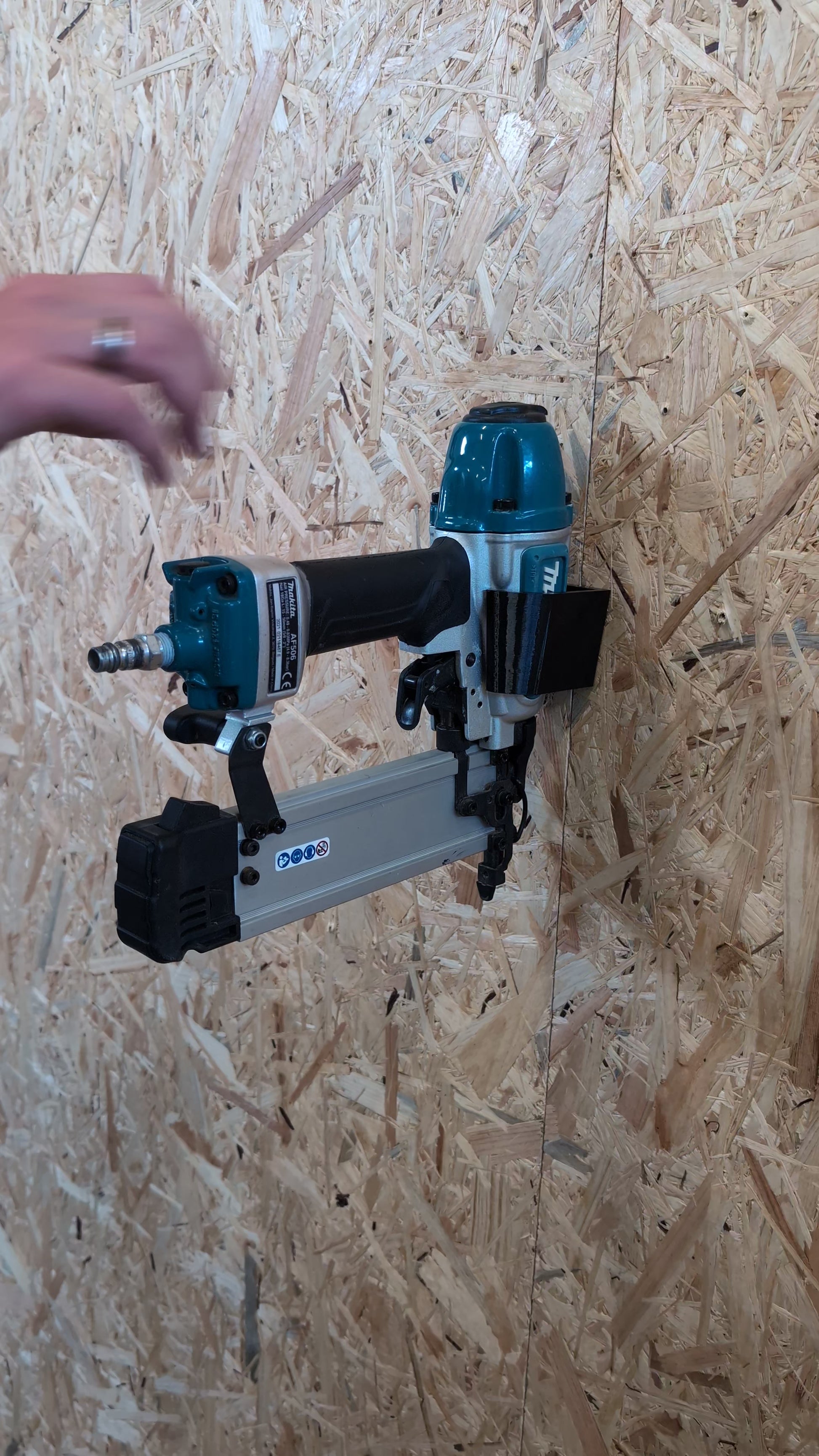 Makita AF505, AF506, AF600, AF601, AF635 Nailer Wall Mount Holder for Garage, Workshop or Work Van