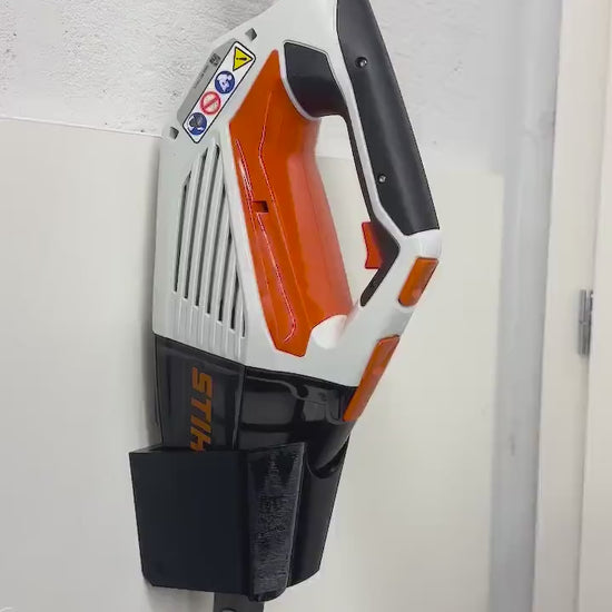 STIHL SEA 20 Wall mount with accessory mount, garage storage video