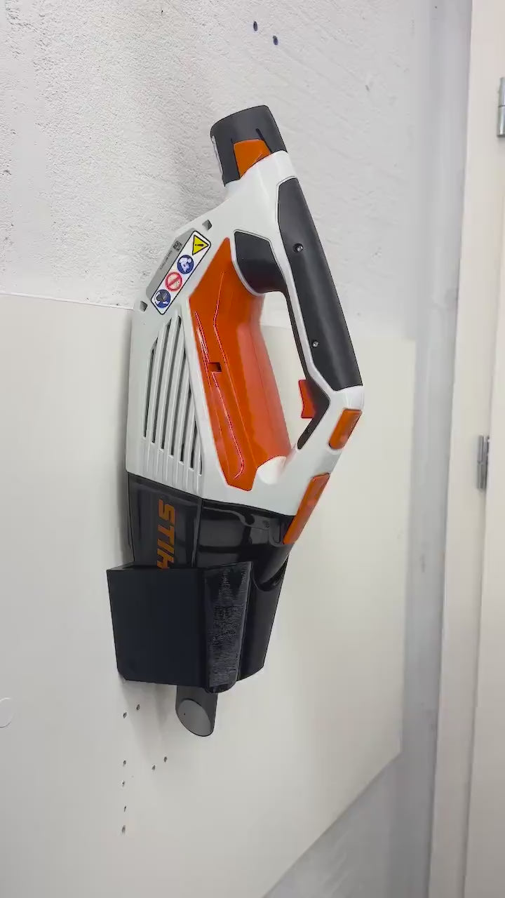 STIHL SEA 20 Wall mount with accessory mount, garage storage video